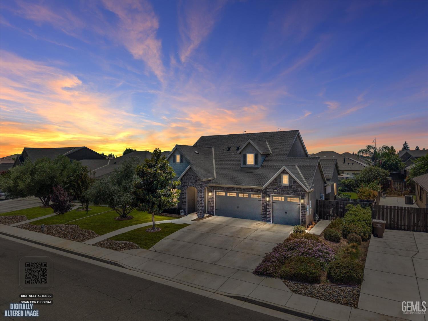 Single Family Residence in Bakersfield, photo 3 of 46
