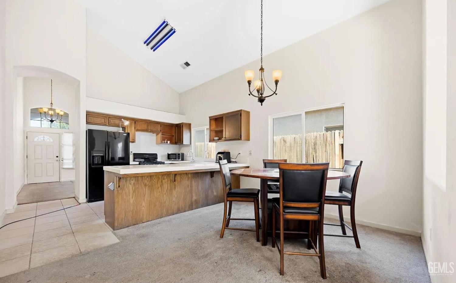 Single Family Residence in Bakersfield, photo 5 of 19