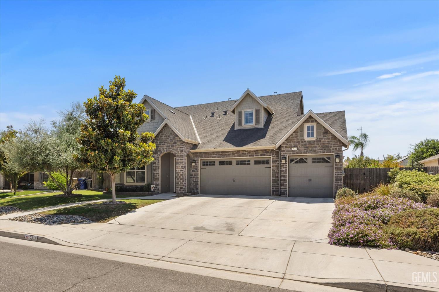 Single Family Residence in Bakersfield