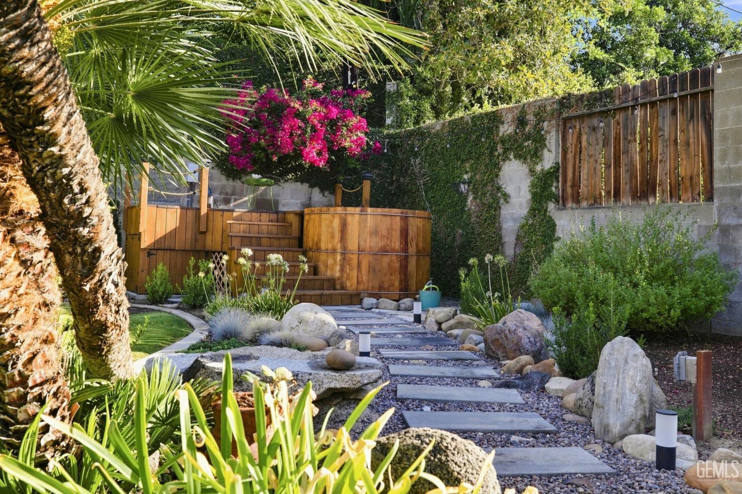 Single Family Residence in Bakersfield, photo 4 of 73
