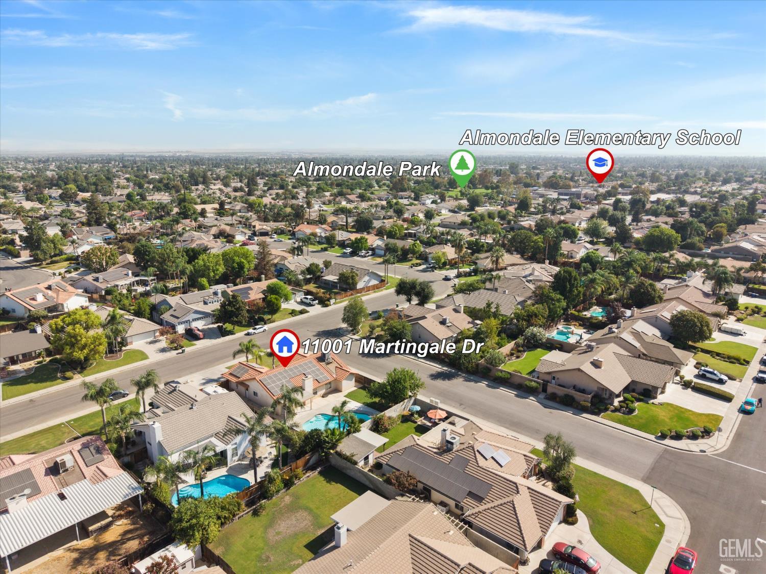 Single Family Residence in Bakersfield, photo 3 of 45