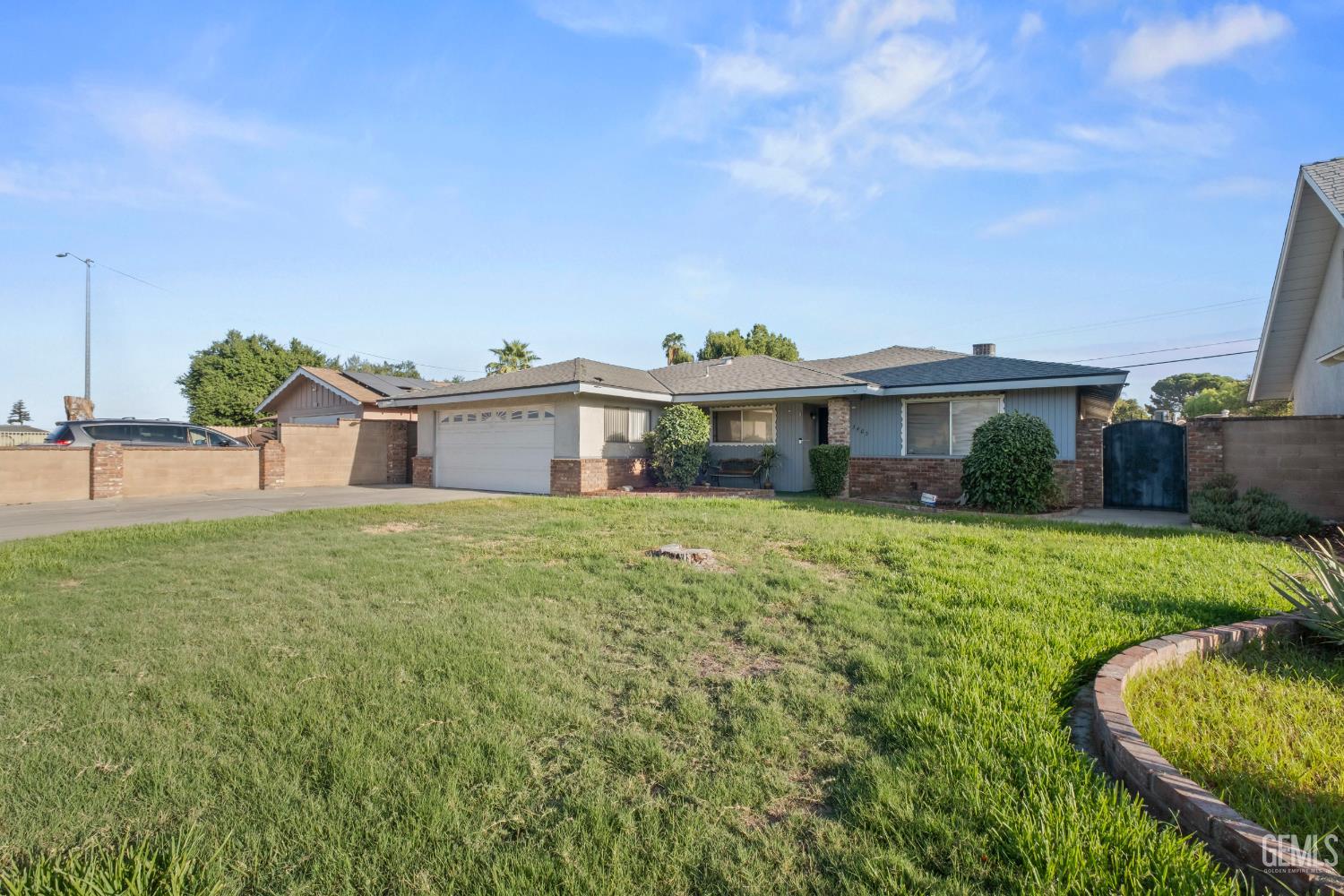 Single Family Residence in Bakersfield, photo 3 of 28