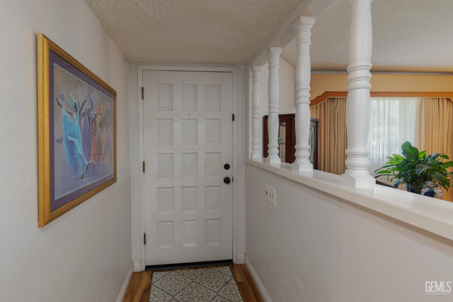Single Family Residence in Bakersfield, photo 5 of 38