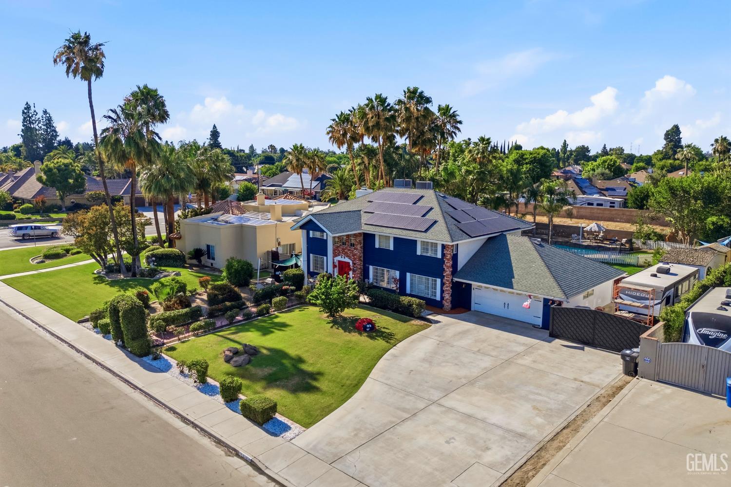 Single Family Residence in Bakersfield, photo 3 of 72