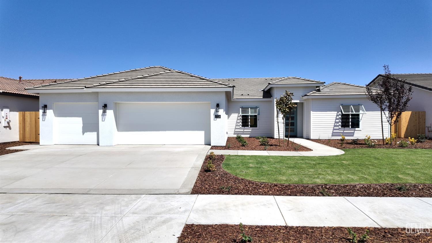 Single Family Residence in Bakersfield