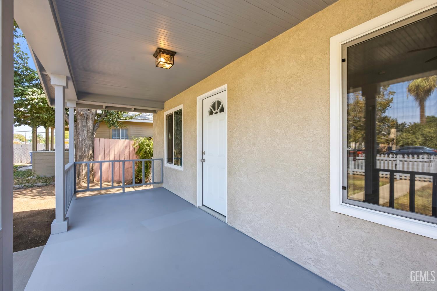 Single Family Residence in Bakersfield, photo 4 of 33