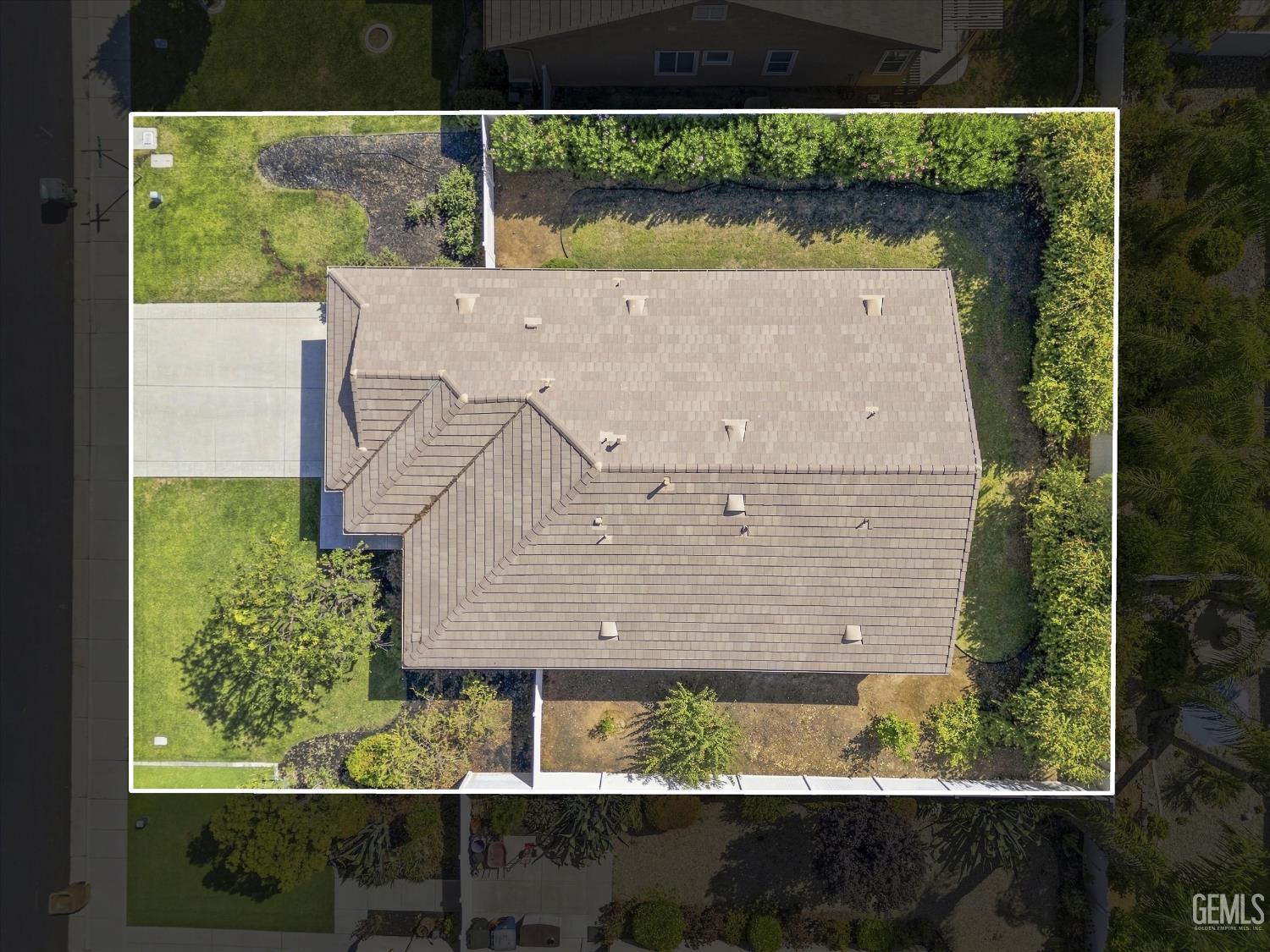 Single Family Residence in Bakersfield, photo 3 of 46