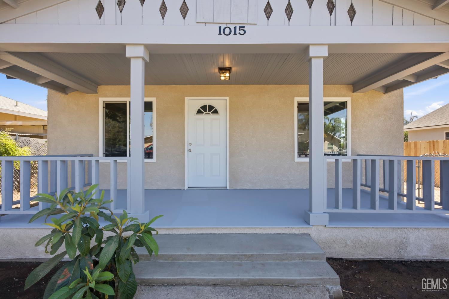 Single Family Residence in Bakersfield, photo 5 of 33