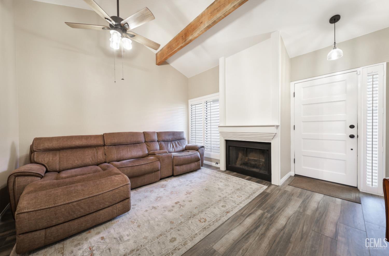 Condominium in Bakersfield, photo 4 of 22