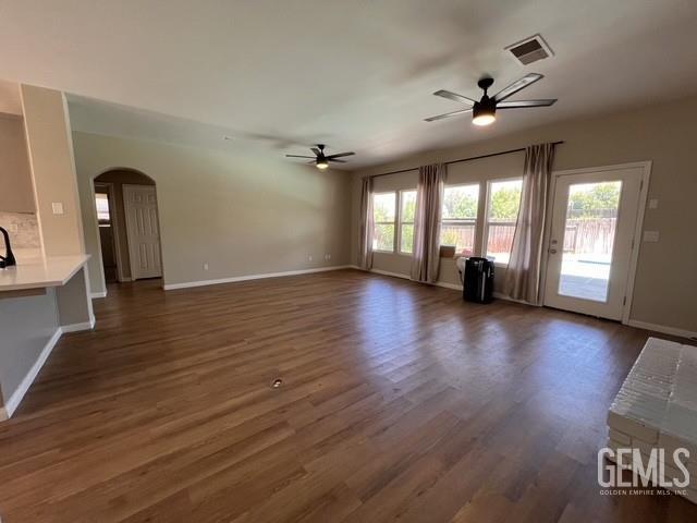 Single Family Residence in Bakersfield, photo 5 of 24