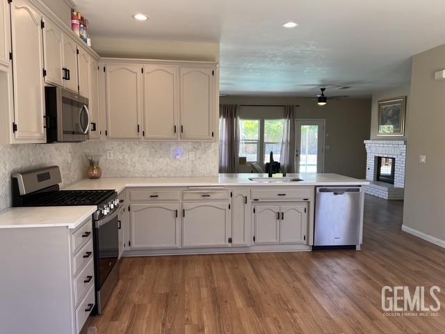 Single Family Residence in Bakersfield, photo 3 of 24