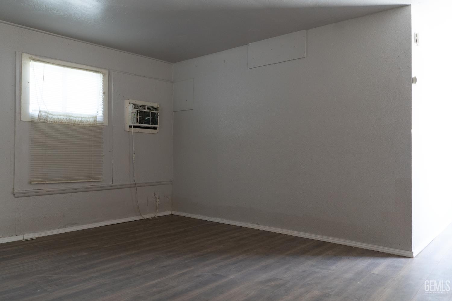 Single Family Residence in Bakersfield, photo 3 of 18
