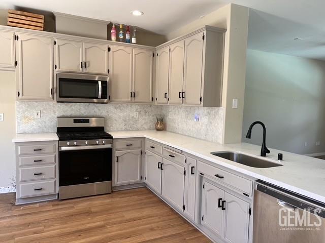 Single Family Residence in Bakersfield, photo 4 of 24