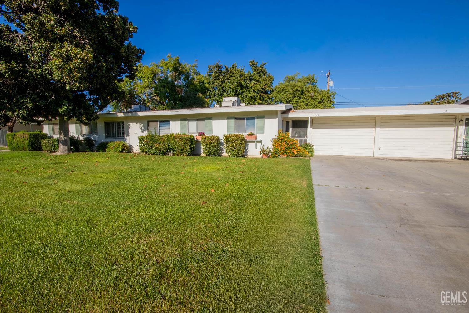 Condominium in Bakersfield