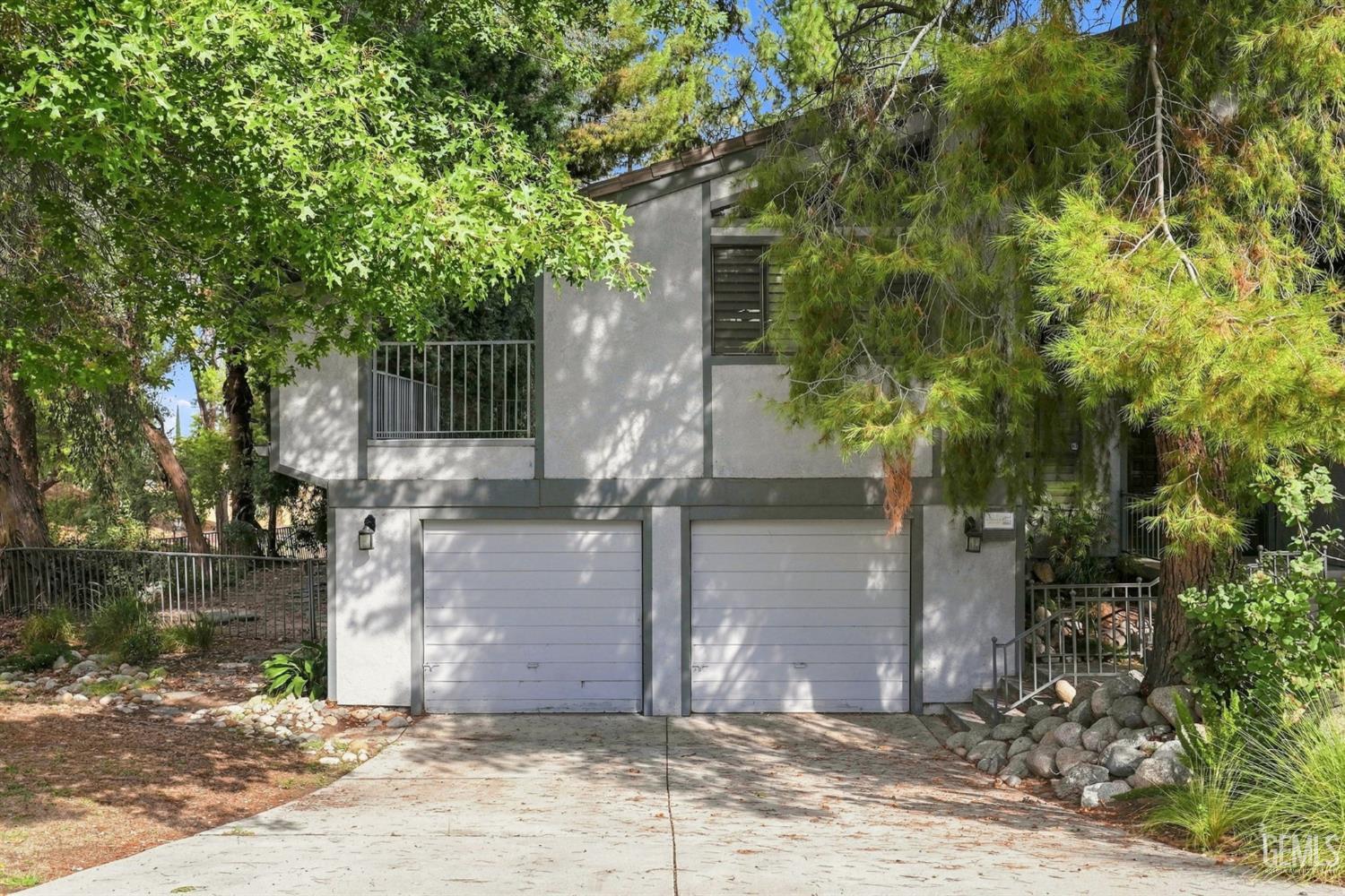 Single Family Residence in Bakersfield, photo 3 of 53