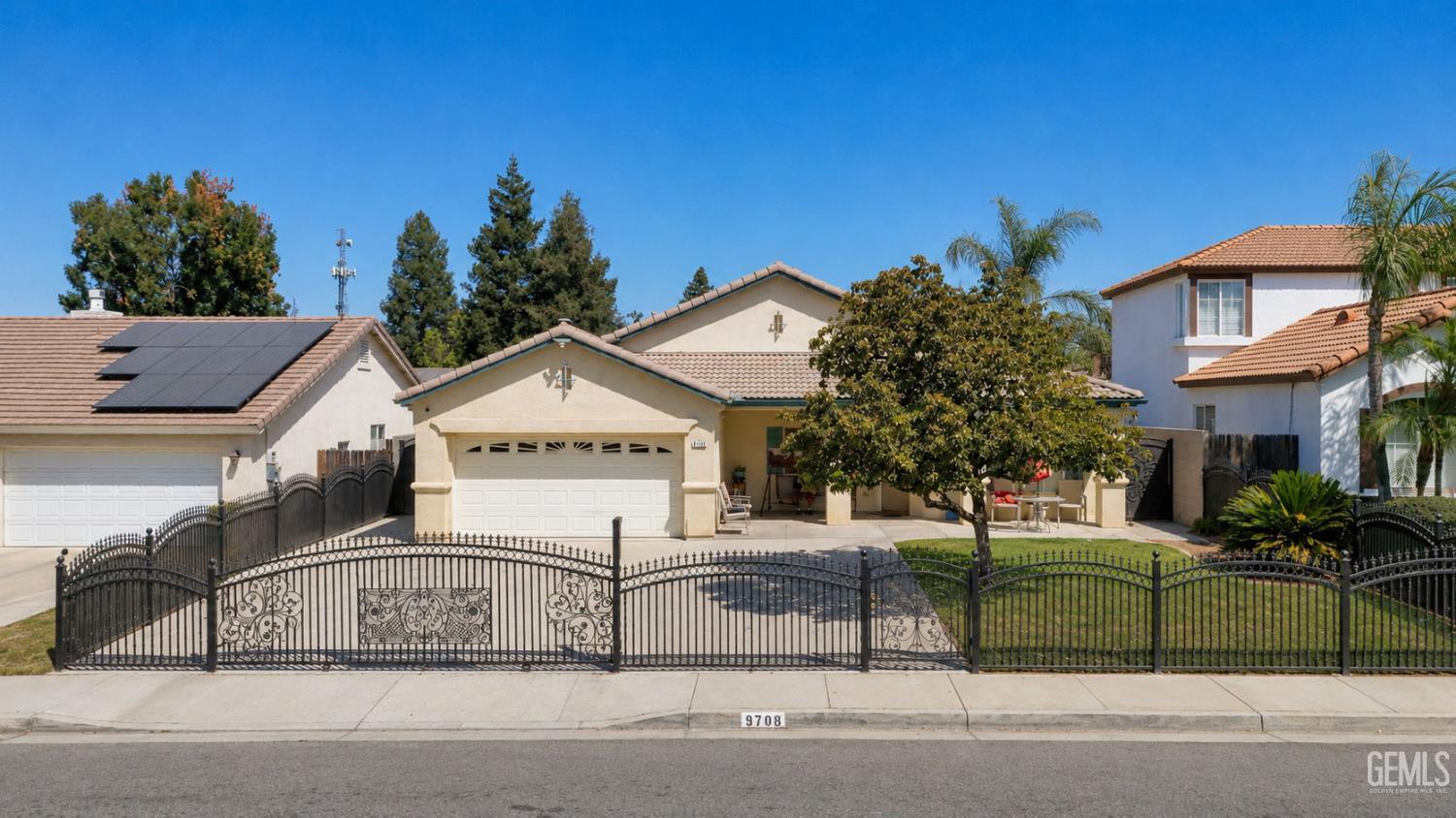 Single Family Residence in Bakersfield