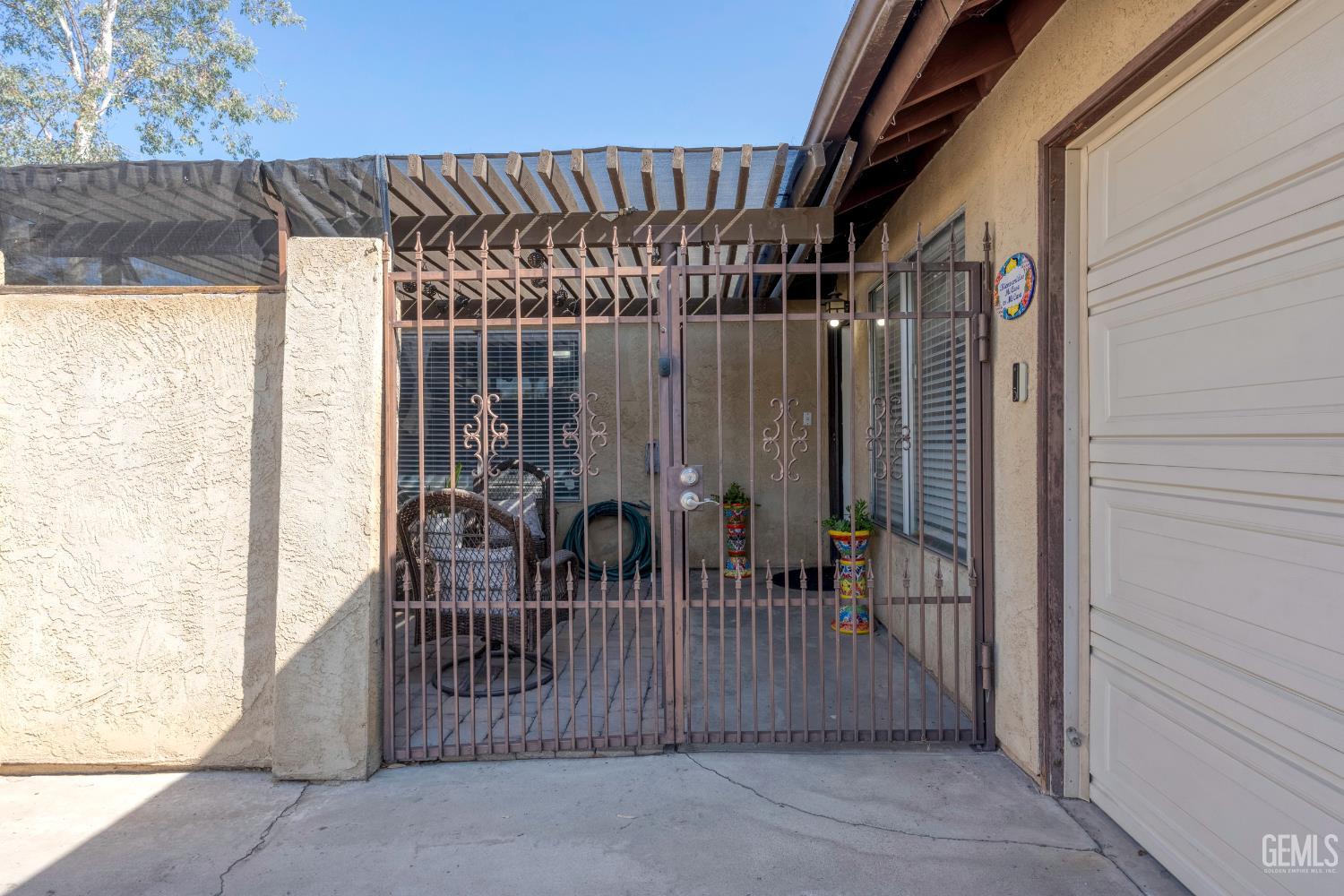 Condominium in Bakersfield, photo 2 of 36