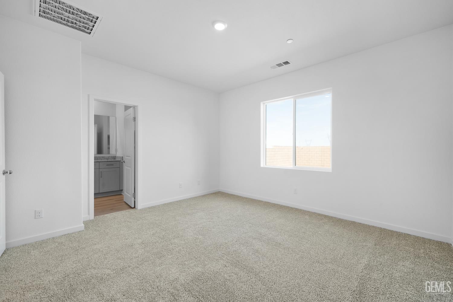 New Construction in Shafter, photo 4 of 10