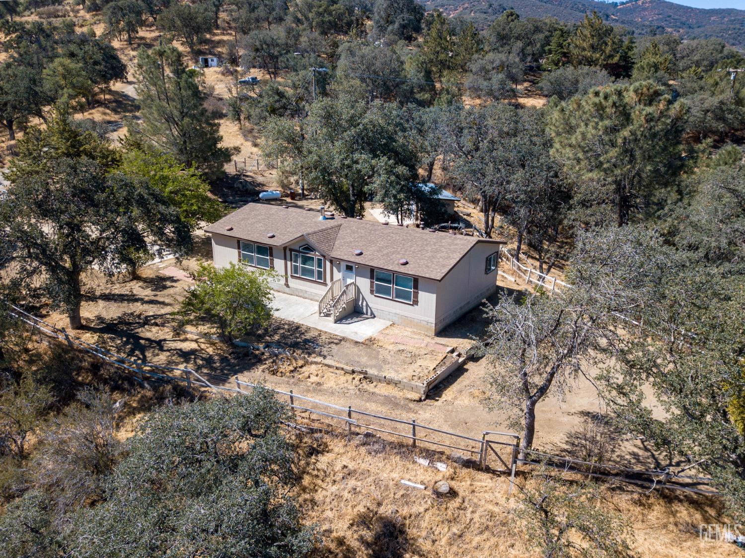 Single Family Residence in Tehachapi