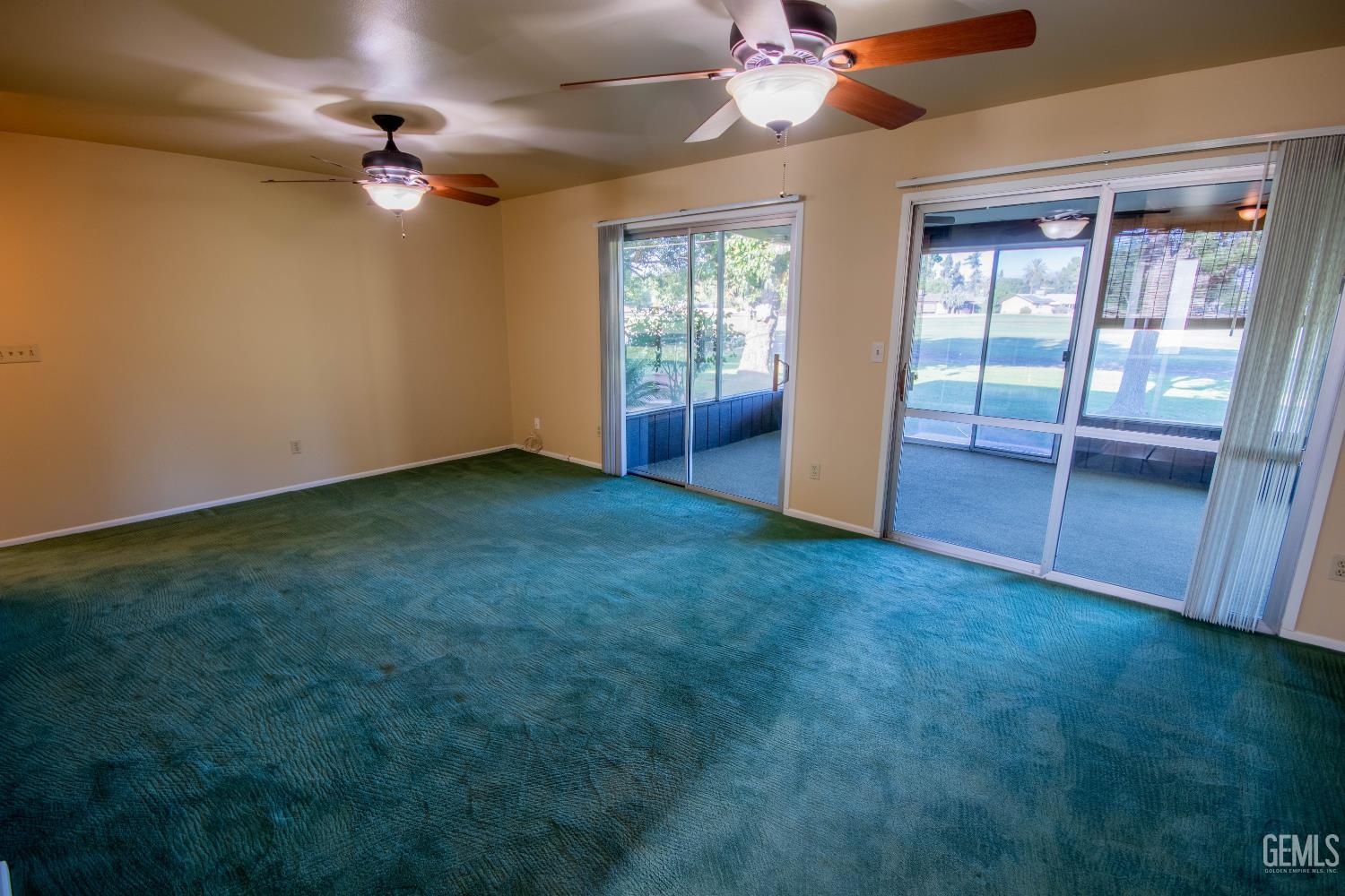 Condominium in Bakersfield, photo 5 of 39