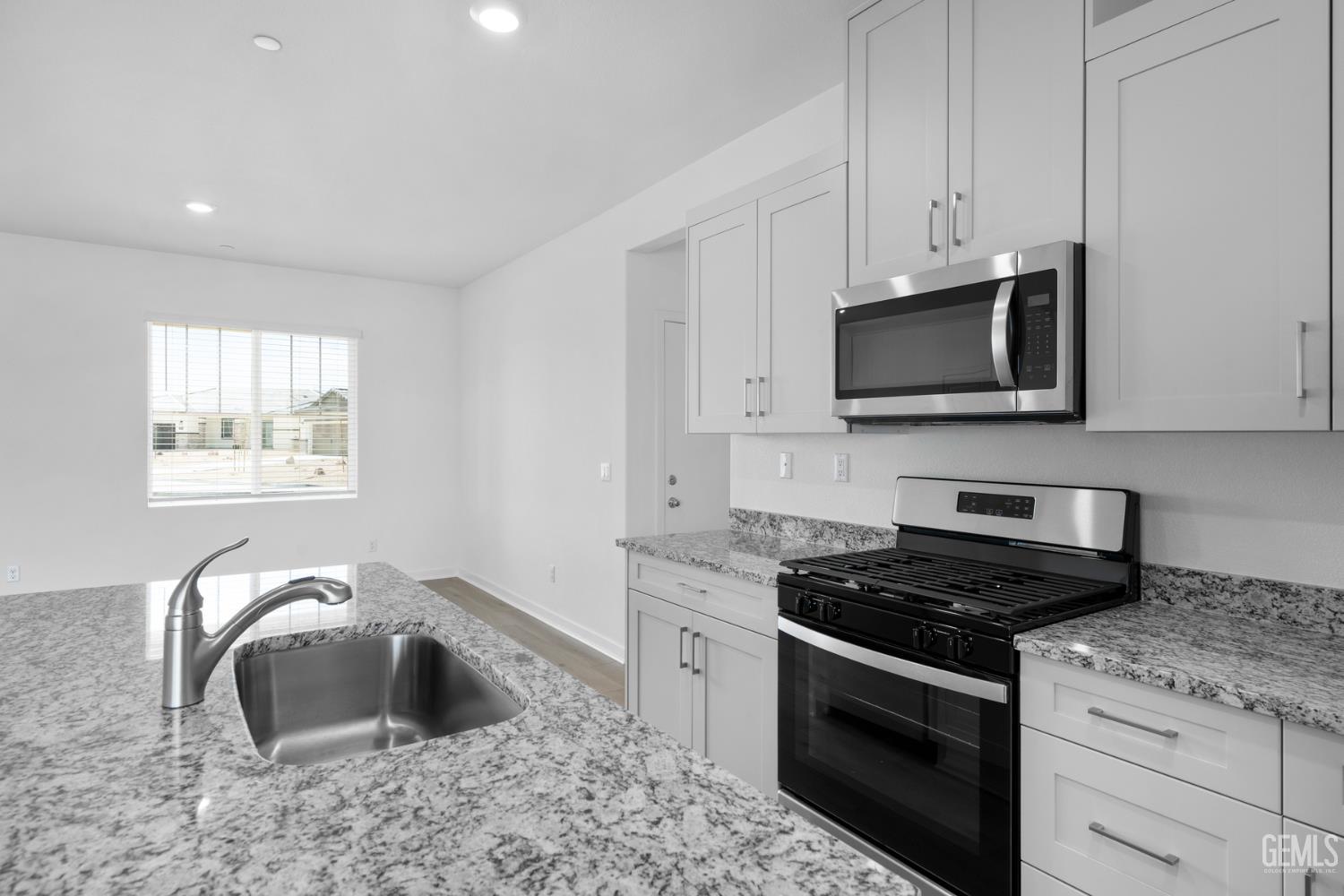 New Construction in Shafter, photo 3 of 10