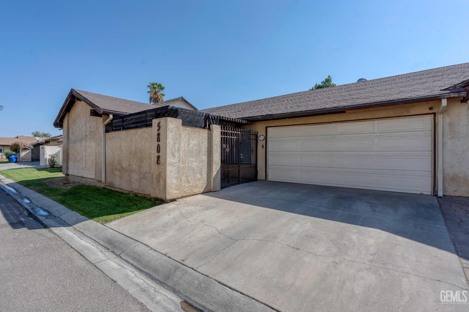 Condominium in Bakersfield