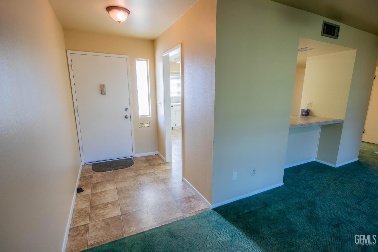 Condominium in Bakersfield, photo 4 of 39