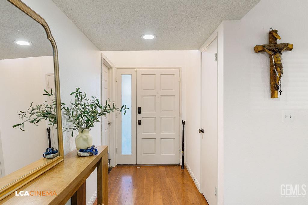 Single Family Residence in Bakersfield, photo 5 of 24