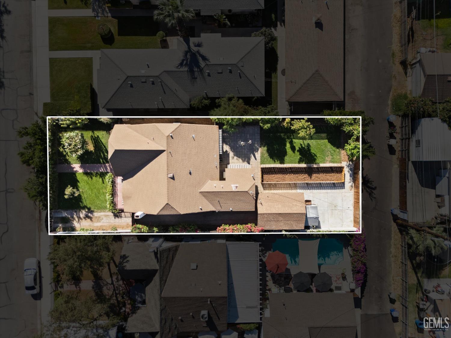 Single Family Residence in Bakersfield, photo 3 of 55