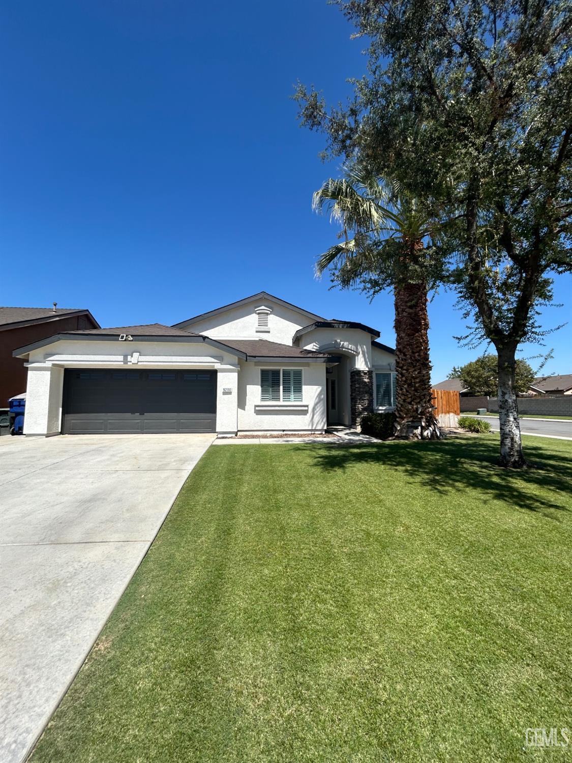 Single Family Residence in Bakersfield