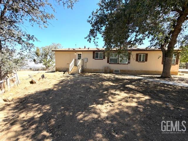 Single Family Residence in Tehachapi, photo 5 of 50
