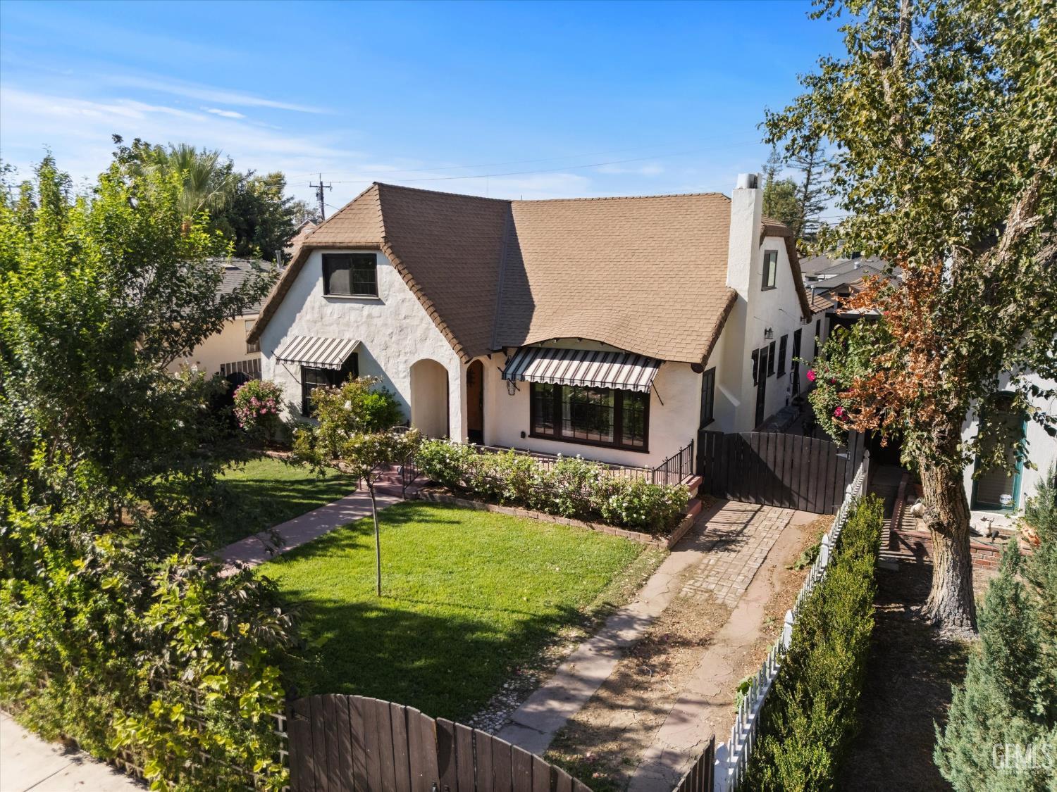 Single Family Residence in Bakersfield, photo 5 of 55