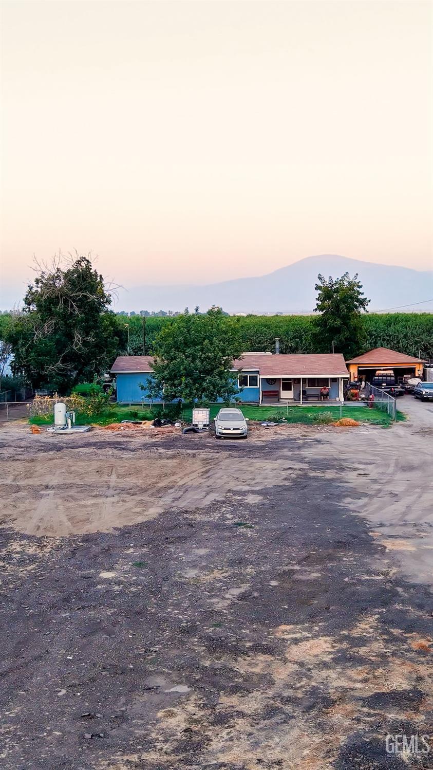 Single Family Residence in Bakersfield, photo 3 of 9