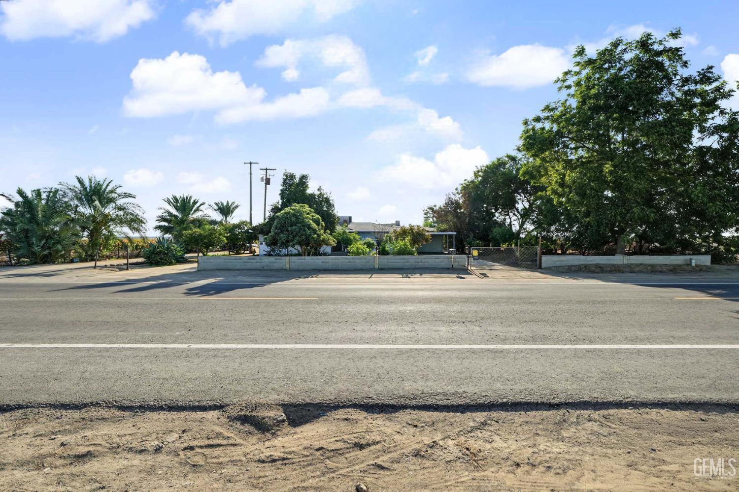 Single Family Residence in Bakersfield, photo 3 of 49