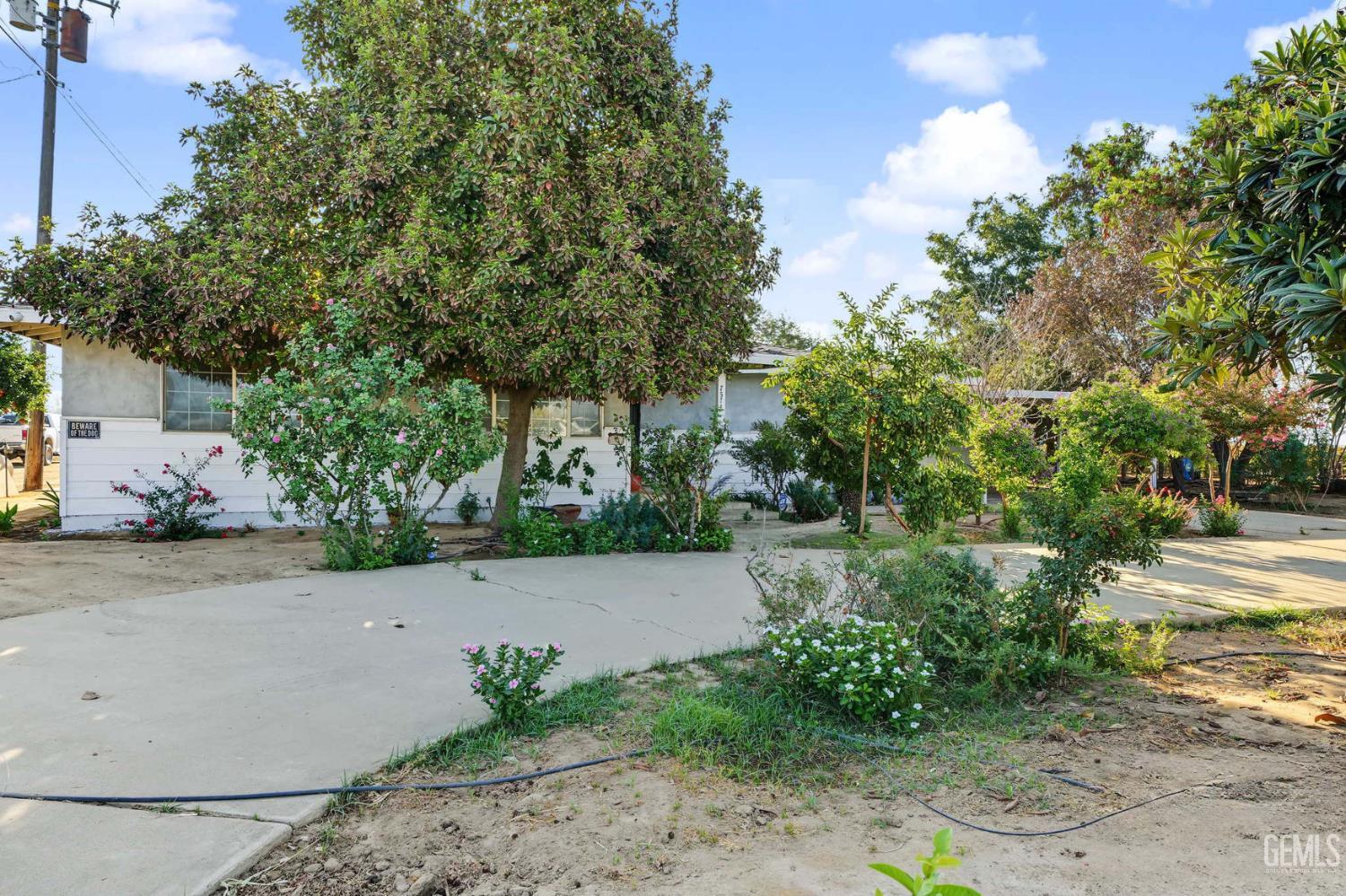 Single Family Residence in Bakersfield, photo 5 of 49