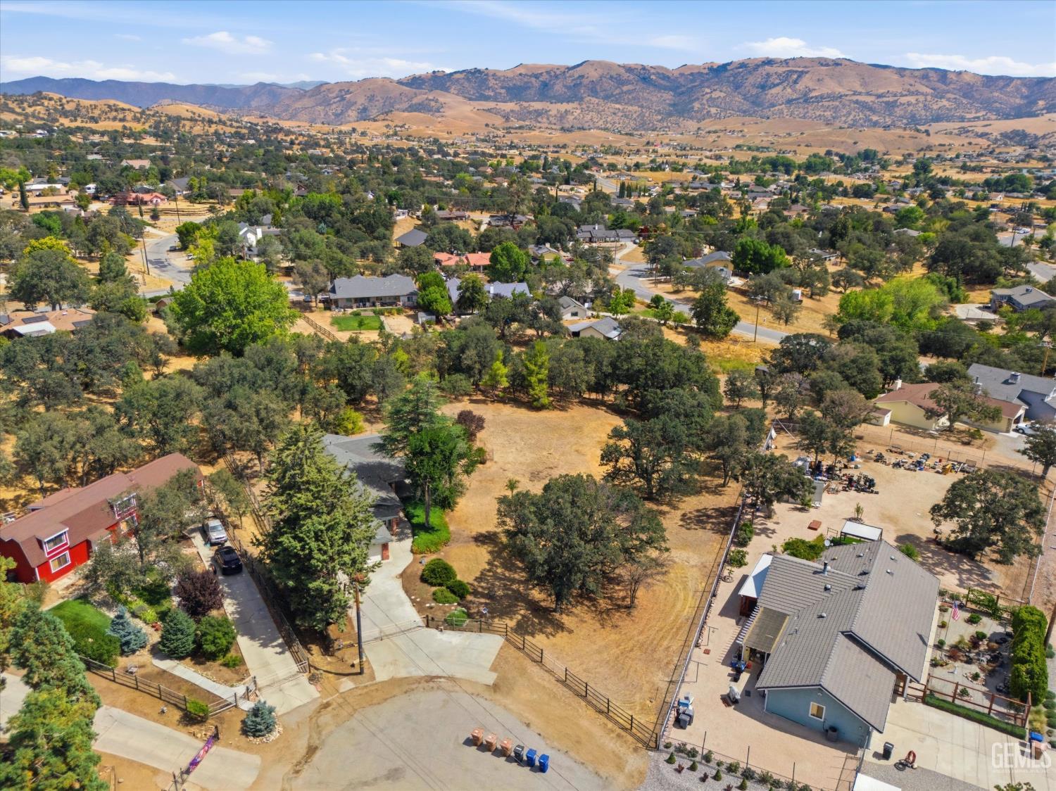Single Family Residence in Tehachapi, photo 4 of 27