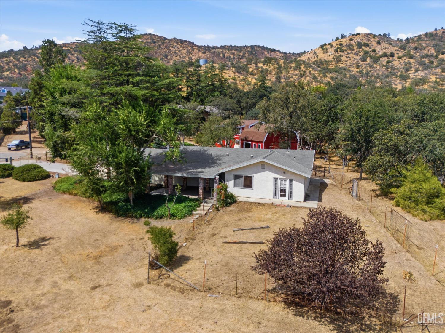 Single Family Residence in Tehachapi, photo 5 of 27