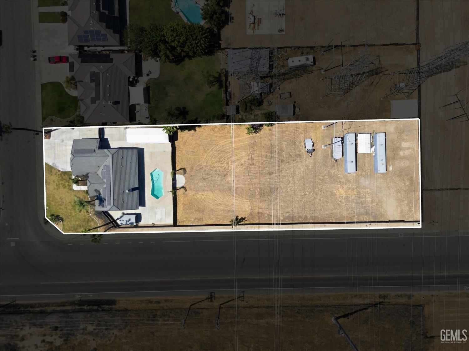 Single Family Residence in Bakersfield, photo 3 of 54