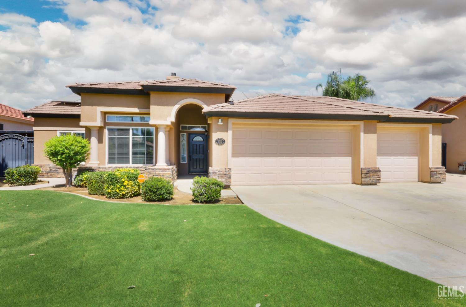 Single Family Residence in Bakersfield