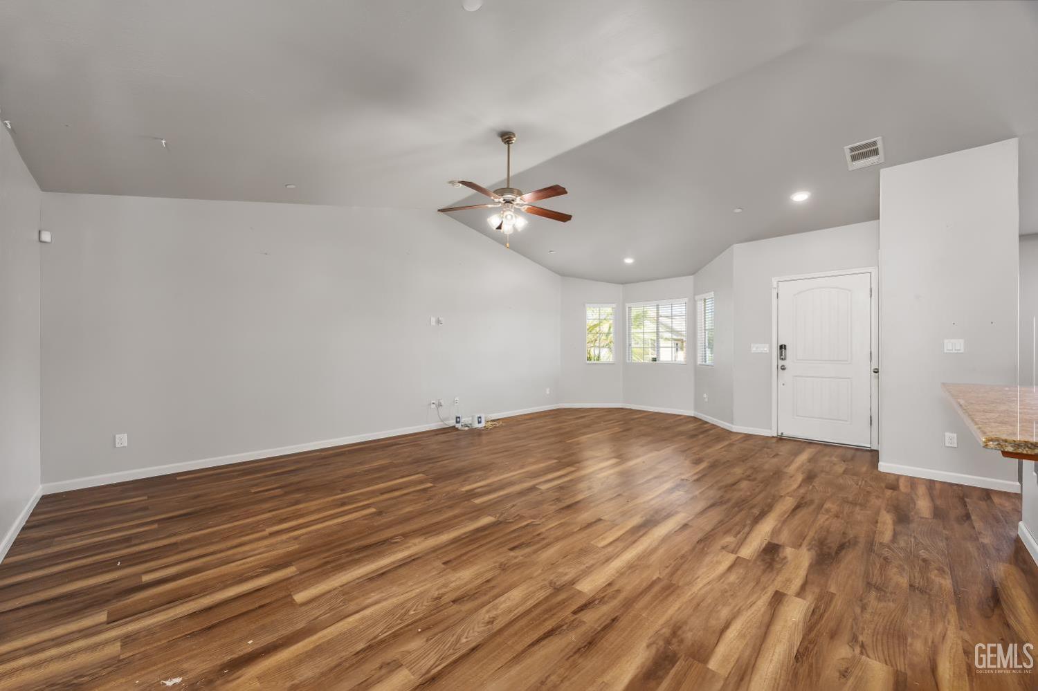 Single Family Residence in Bakersfield, photo 3 of 24