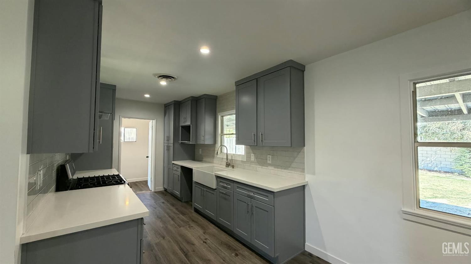 Single Family Residence in Bakersfield, photo 4 of 16