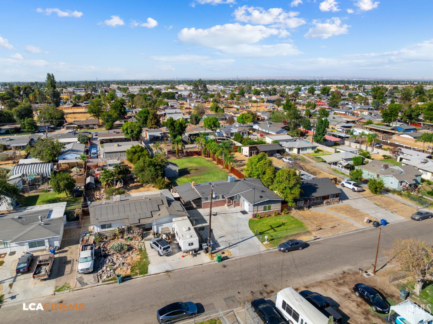 Single Family Residence in Bakersfield, photo 5 of 28