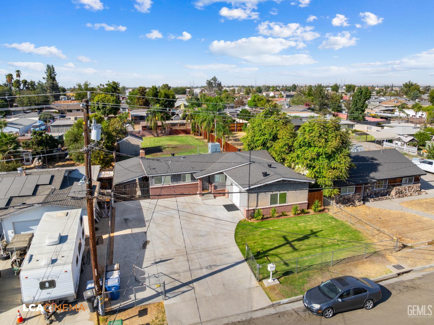 Single Family Residence in Bakersfield, photo 4 of 28