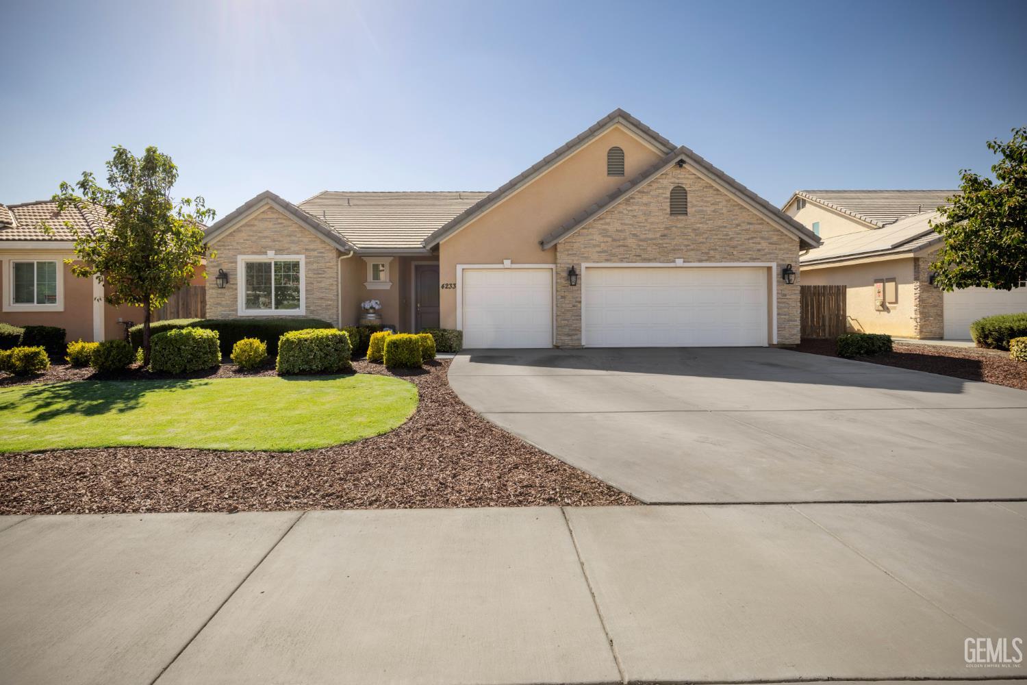 Single Family Residence in Bakersfield