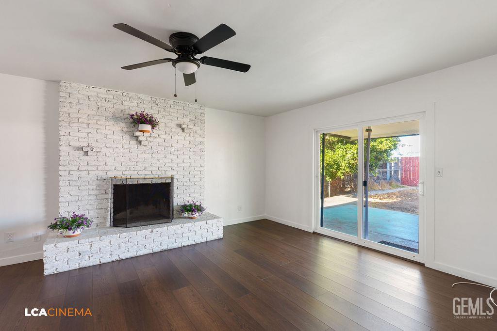Single Family Residence in Bakersfield, photo 5 of 20