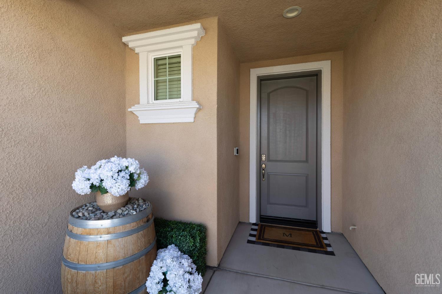 Single Family Residence in Bakersfield, photo 5 of 41
