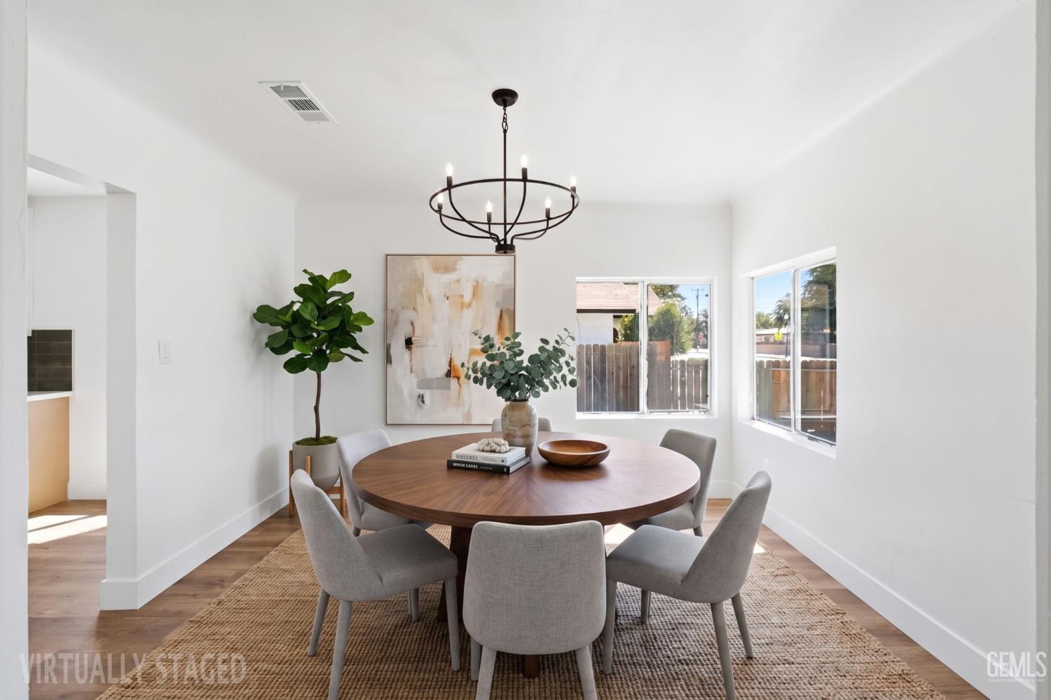 Single Family Residence in Bakersfield, photo 4 of 20