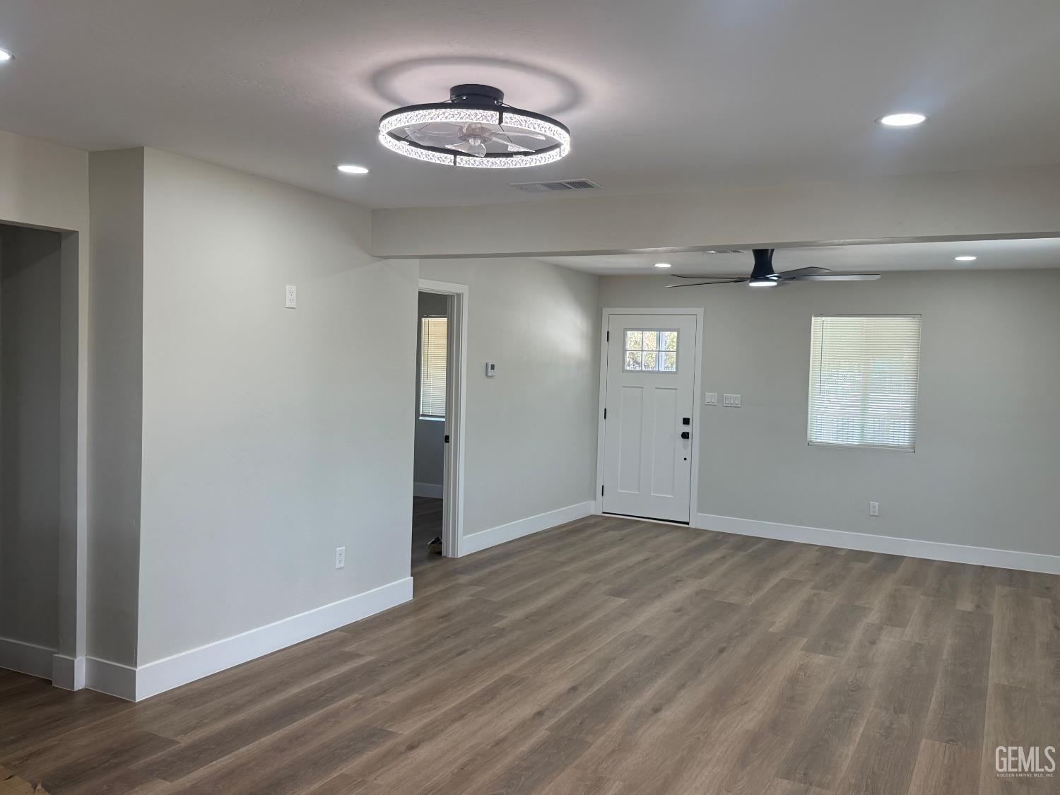 Single Family Residence in Bakersfield, photo 5 of 31