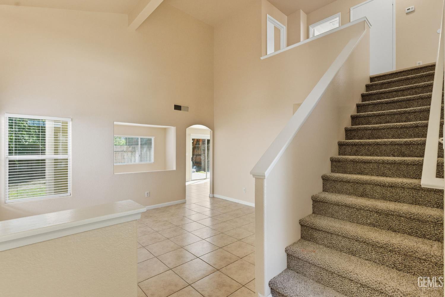 Single Family Residence in Bakersfield, photo 4 of 35