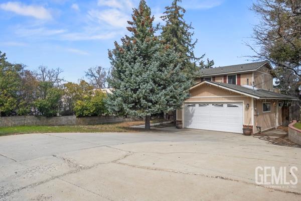 Single Family Residence in Tehachapi, photo 4 of 34